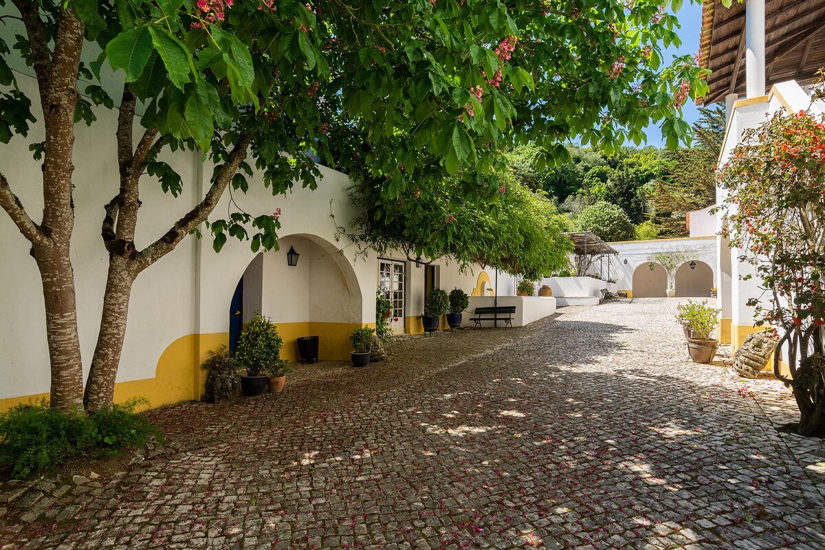 Farmhouse for sale in Belas, Lisbon RSI012190836 Knight Frank