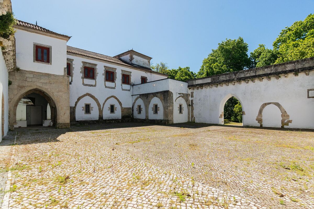 Farmhouse for sale in Belas, Lisbon RSI012190836 Knight Frank