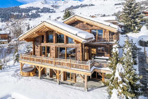 Picture of 5 bedroom chalet for sale.