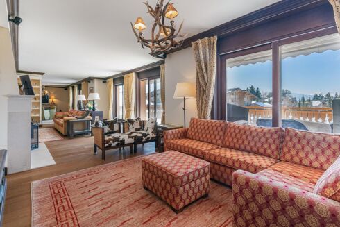 Picture of 3 bedroom apartment for sale.