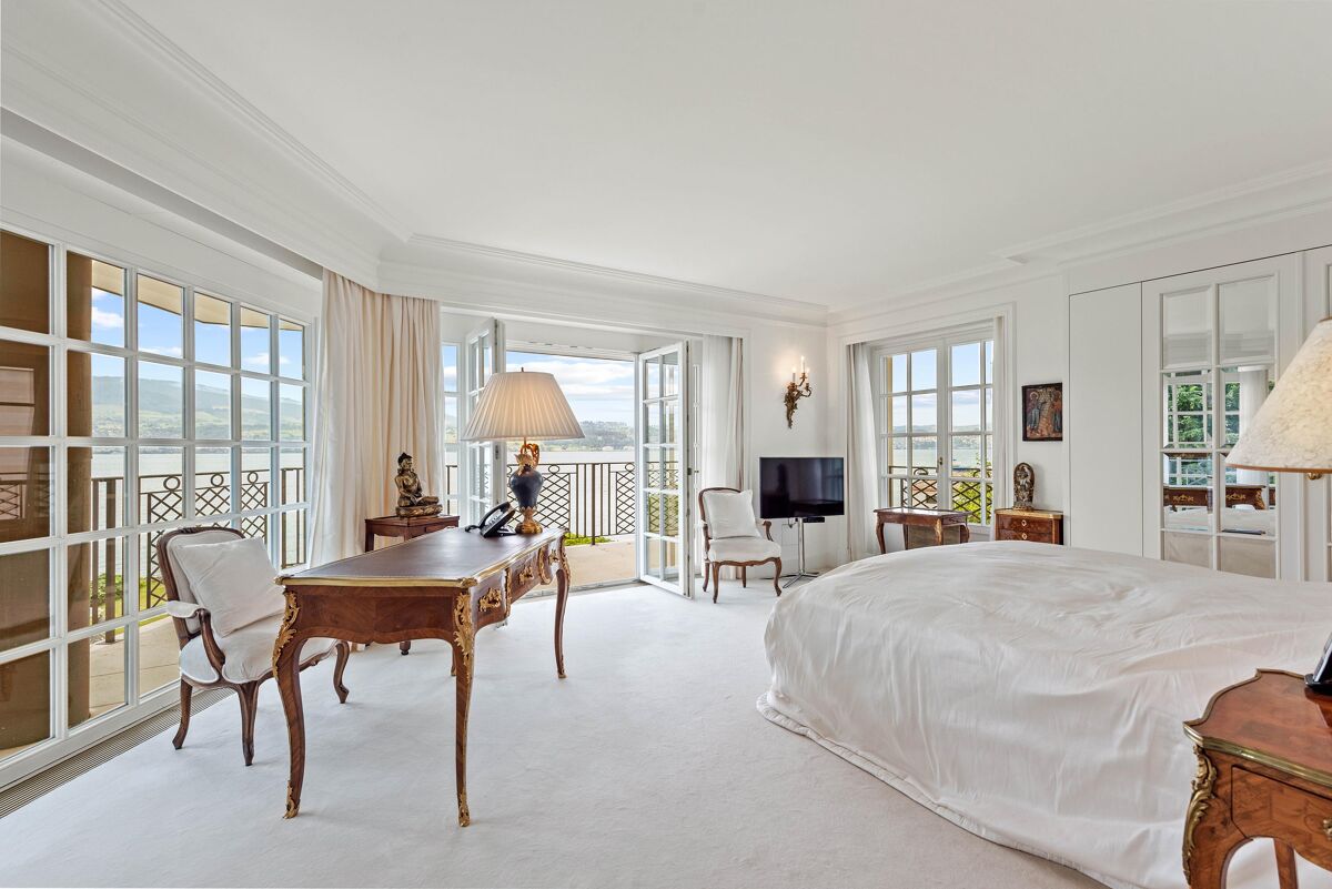 villa for sale in Stäfa, Zurich RSI012228349 Knight Frank