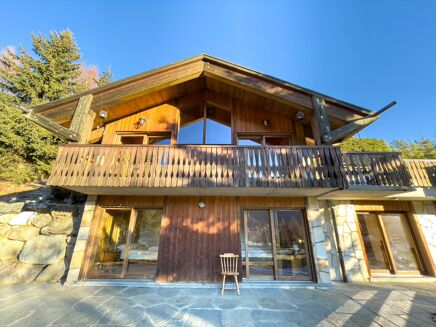 Picture of 4 bedroom chalet for sale.