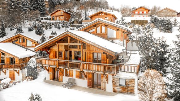 Picture of 4 bedroom chalet for sale.