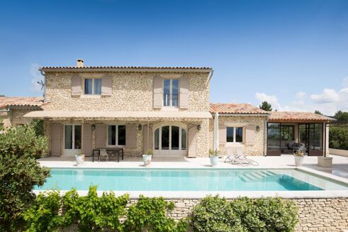 Picture of 4 bedroom house for sale.