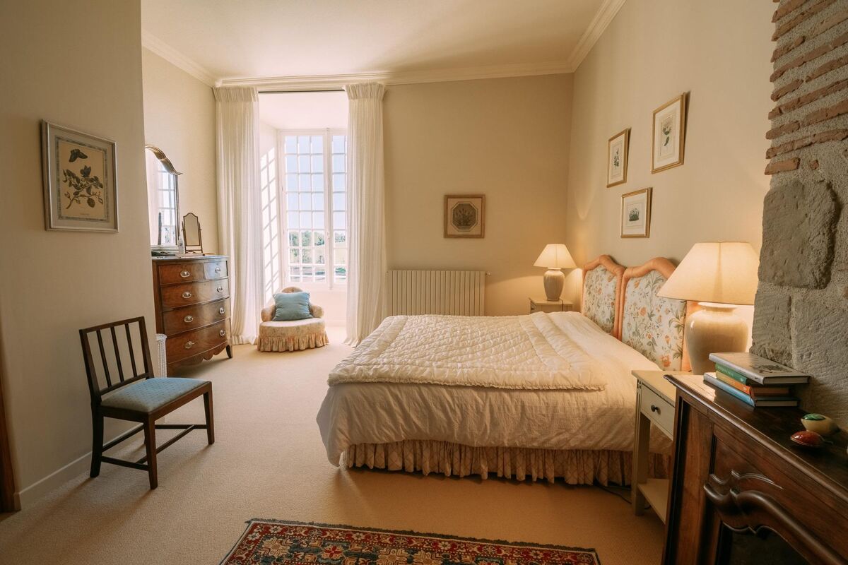 chateau for sale in MiramontdeGuyenne, LotetGaronne, Aquitaine