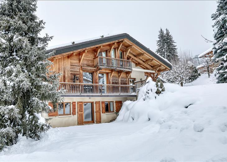 Picture of 8 bedroom chalet for sale.