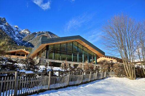 Picture of 8 bedroom chalet for sale.