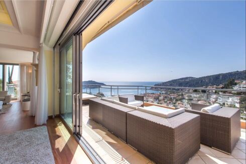 Picture of 4 bedroom apartment for sale.