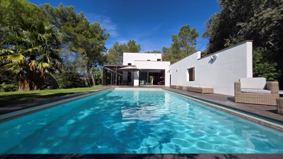 Picture of 3 bedroom villa for sale.