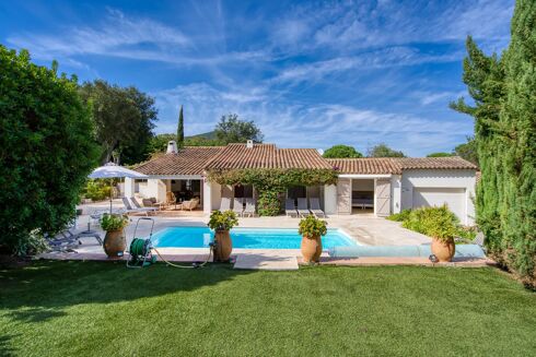 Picture of 4 bedroom villa for sale.