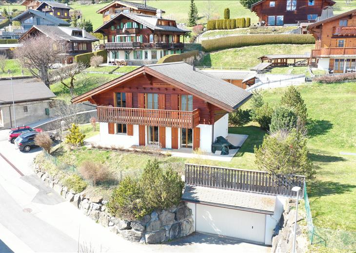 Picture of 3 bedroom chalet for sale.