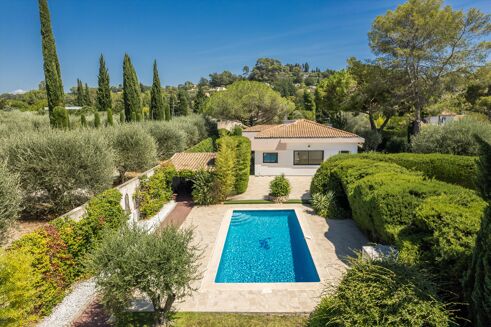 Picture of 3 bedroom villa for sale.