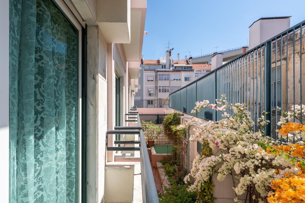 house for sale in Alcântara, Lisbon RSI012353600 Knight Frank