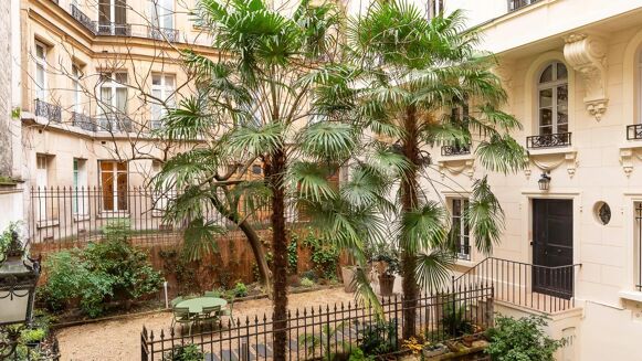 Picture of 3 bedroom apartment for sale.