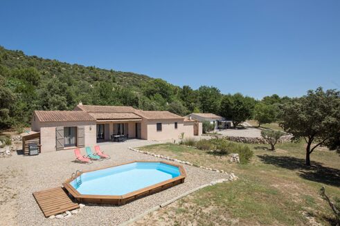 Picture of 4 bedroom villa for sale.