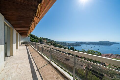 Picture of 3 bedroom apartment for sale.