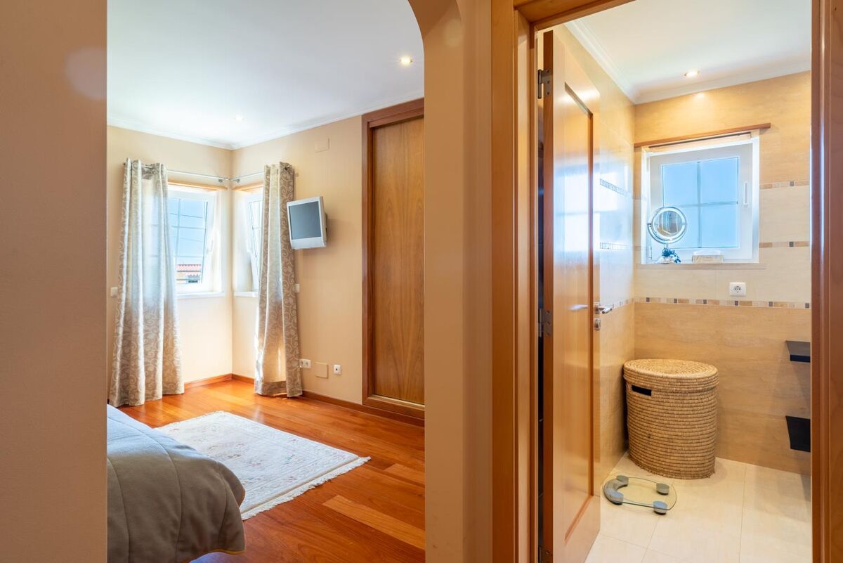 house for sale in Colares, Lisbon RSI012373685 Knight Frank