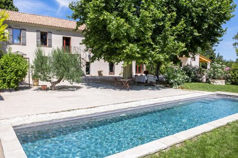 Picture of 5 bedroom farmhouse for sale.