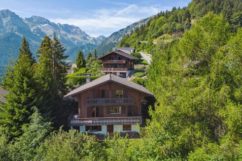 Picture of 3 bedroom chalet for sale.