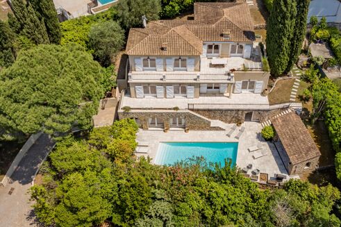 Picture of 4 bedroom villa for sale.