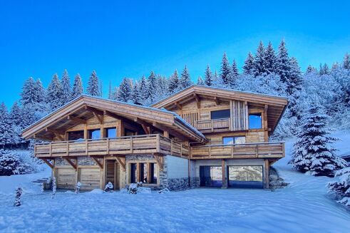 Picture of 6 bedroom chalet for sale.