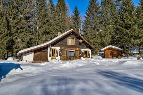 Picture of 3 bedroom chalet for sale.