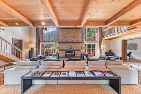 Picture of 7 bedroom apartment for sale.