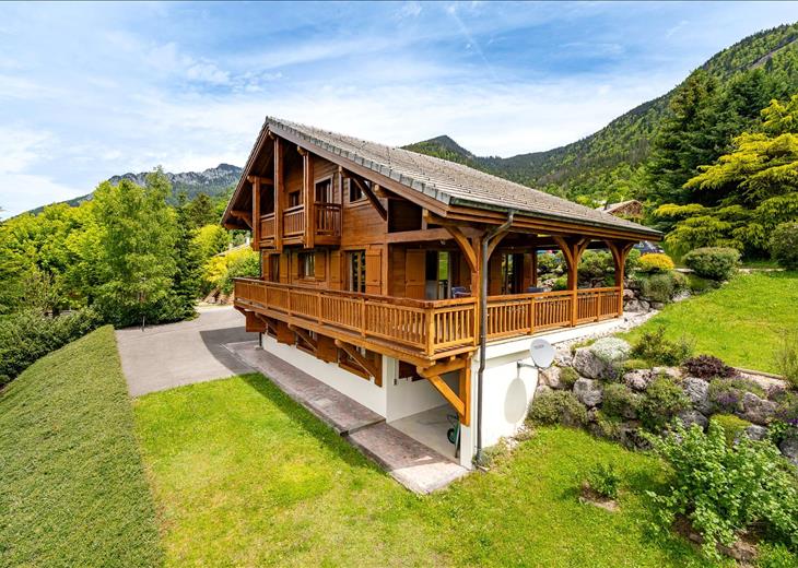 Picture of 3 bedroom chalet for sale.