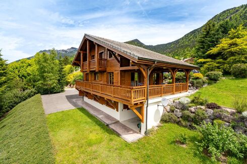 Picture of 3 bedroom chalet for sale.