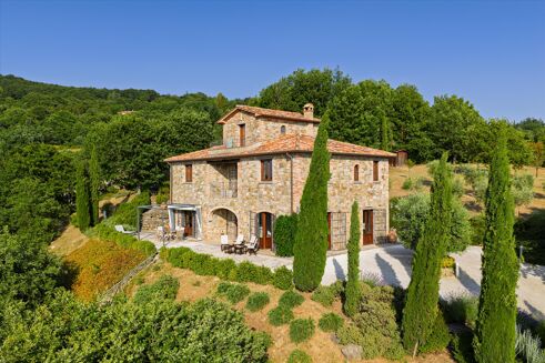 Picture of 4 bedroom farmhouse for sale.