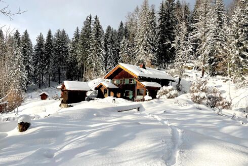 Picture of 3 bedroom chalet for sale.