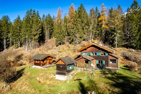 Picture of 3 bedroom chalet for sale.