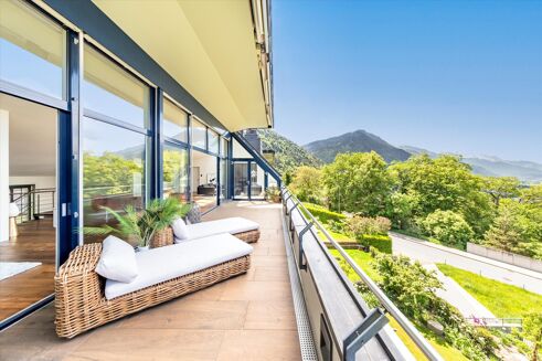 Picture of 4 bedroom apartment for sale.