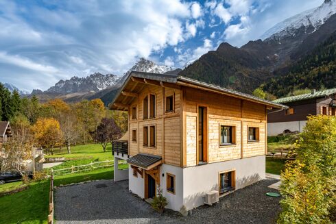 Picture of 4 bedroom chalet for sale.