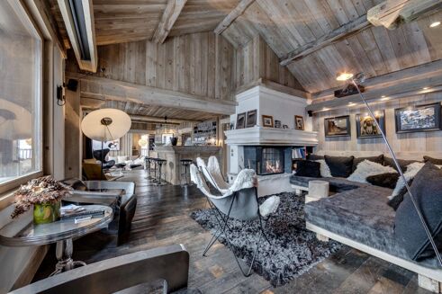 Picture of 6 bedroom chalet for sale.