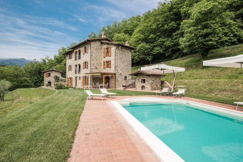 Picture of 5 bedroom farmhouse for sale.