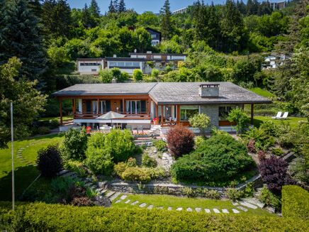 Picture of 5 bedroom chalet for sale.