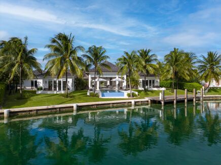Picture of 7 bedroom house for sale.