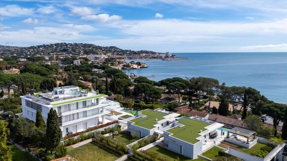 Picture of 5 bedroom penthouse for sale.