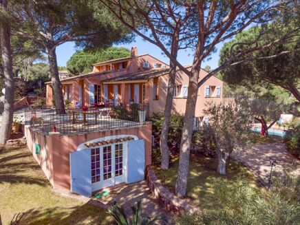Picture of 8 bedroom villa for sale.
