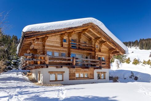 Picture of 4 bedroom chalet for sale.