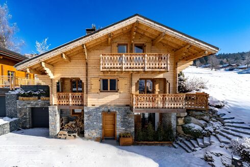 Picture of 4 bedroom chalet for sale.