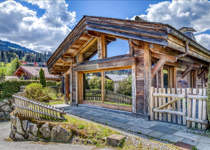 Picture of 4 bedroom chalet for sale.