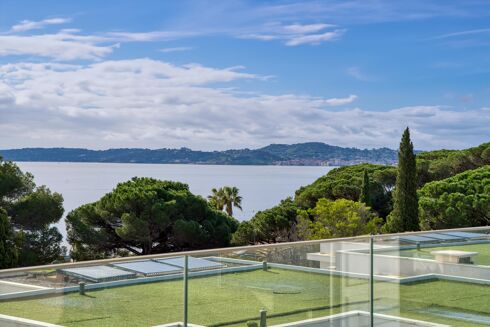 Picture of 2 bedroom apartment for sale.