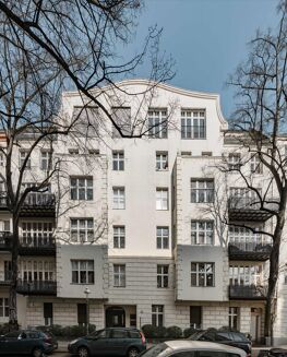 Picture of 4 bedroom apartment for sale.