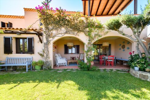 Picture of 3 bedroom apartment for sale.