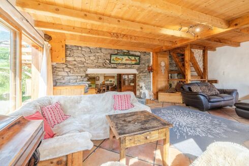 Picture of 6 bedroom chalet for sale.