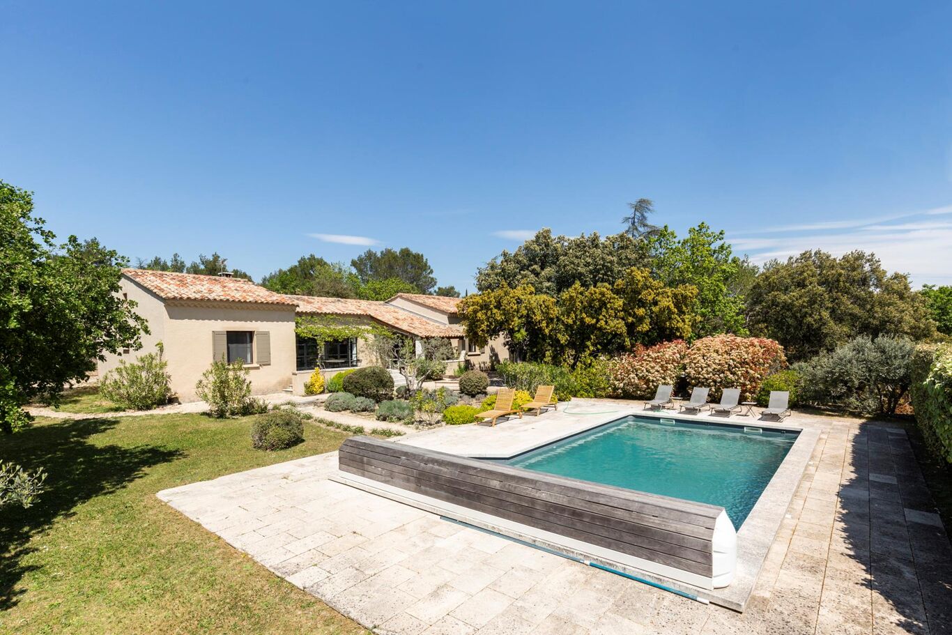 Image of Cabrières d'Avignon, Vaucluse, Provence-Alpes-Côte d'Azur