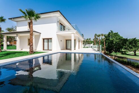 Picture of 5 bedroom villa for sale.