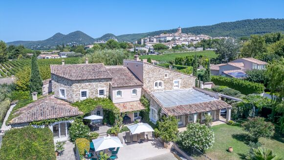 Picture of 9 bedroom house for sale.